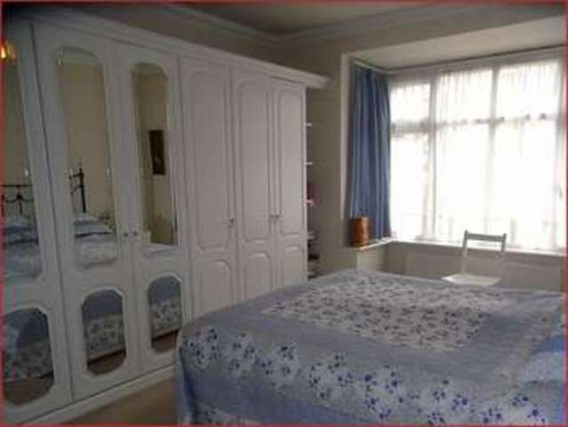  Image of 3 bedroom Property for sale in Eversleigh Road New Barnet Barnet EN5 at Eversleigh Road  NEW BARNET, EN5 1NE