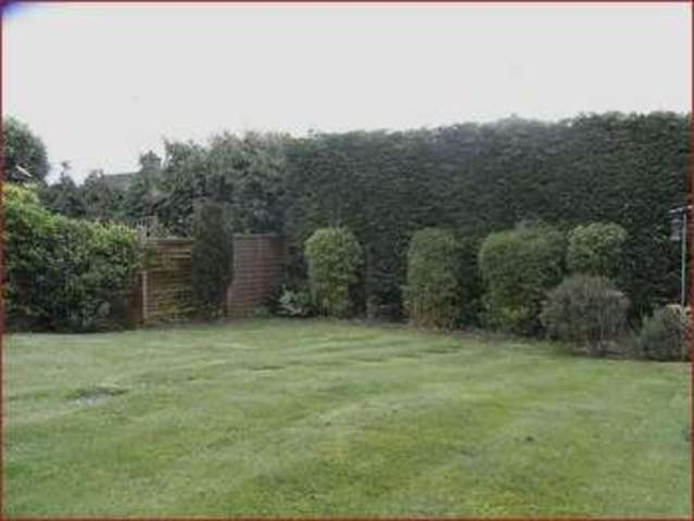  Image of 3 bedroom Property for sale in Eversleigh Road New Barnet Barnet EN5 at Eversleigh Road  NEW BARNET, EN5 1NE