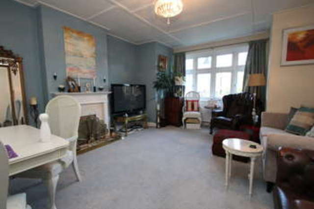  Image of 2 bedroom Maisonette for sale in Ewell Road Surbiton KT6 at Surbiton Surrey, KT6 6AE
