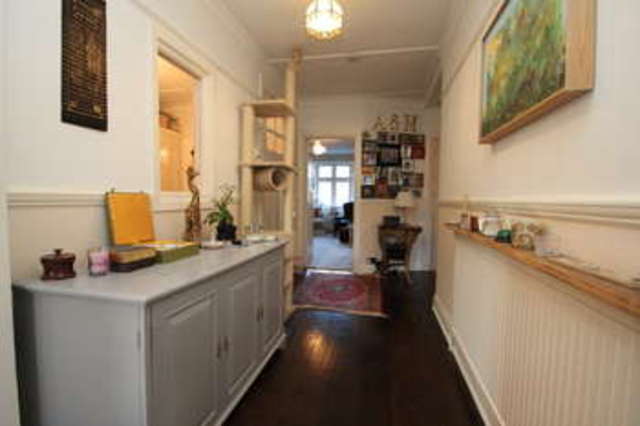  Image of 2 bedroom Maisonette for sale in Ewell Road Surbiton KT6 at Surbiton Surrey, KT6 6AE