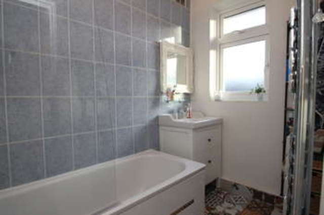  Image of 2 bedroom Maisonette for sale in Ewell Road Surbiton KT6 at Surbiton Surrey, KT6 6AE