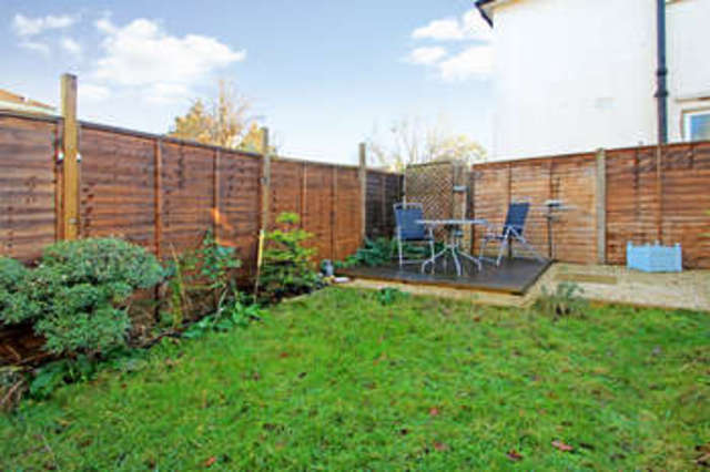  Image of 2 bedroom Maisonette for sale in Ewell Road Surbiton KT6 at Surbiton Surrey, KT6 6AE