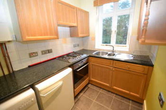  Image of 1 bedroom Flat for sale in Ewell Road Surbiton KT6 at Surbiton Surrey, KT6 6AH