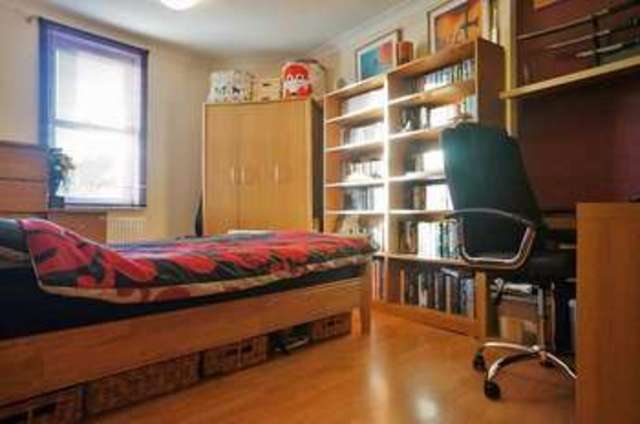  Image of 2 bedroom Flat for sale in Exbourne Road Abingdon OX14 at Abingdon, OX14 1DH