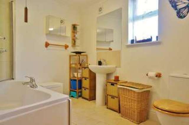  Image of 2 bedroom Flat for sale in Exbourne Road Abingdon OX14 at Abingdon, OX14 1DH