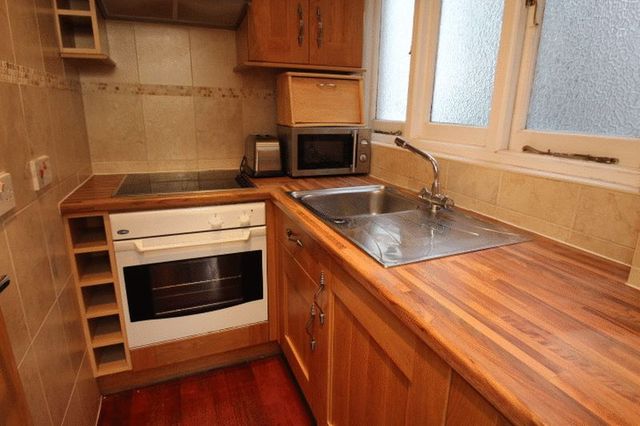  Image of Flat to rent in Castletown Road London W14 at Castletown Road  London, W14 9HE