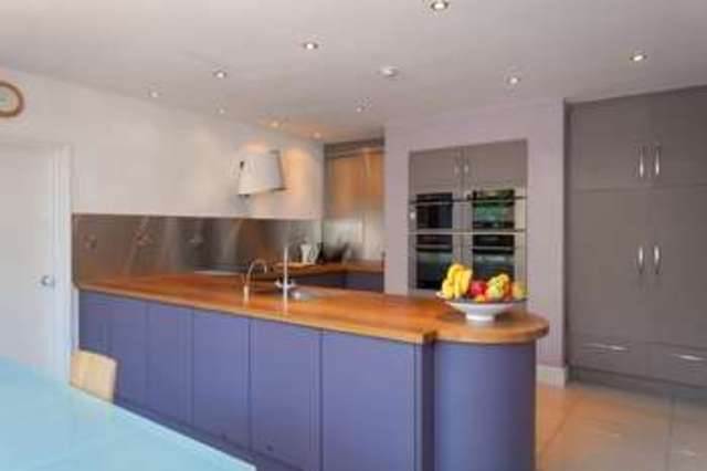  Image of 7 bedroom Detached house for sale in Osborn Road Fareham PO16 at Fareham Hampshire, PO16 7DS