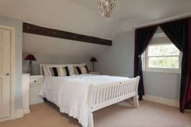  Image of 7 bedroom Detached house for sale in Osborn Road Fareham PO16 at Fareham Hampshire, PO16 7DS