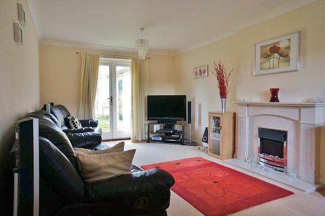  Image of 5 bedroom Detached house for sale in Faringdon Road Southmoor Abingdon OX13 at Faringdon Road  Southmoor, OX13 5BG