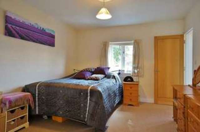 Image of 5 bedroom Detached house for sale in Faringdon Road Southmoor Abingdon OX13 at Faringdon Road  Southmoor, OX13 5BG