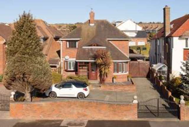  Image of 4 bedroom Detached house for sale in Havant Road Farlington Portsmouth PO6 at Farlington Portsmouth Hampshire, PO6 1AA