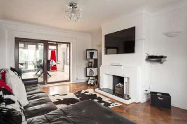  Image of 4 bedroom Detached house for sale in Havant Road Farlington Portsmouth PO6 at Farlington Portsmouth Hampshire, PO6 1AA