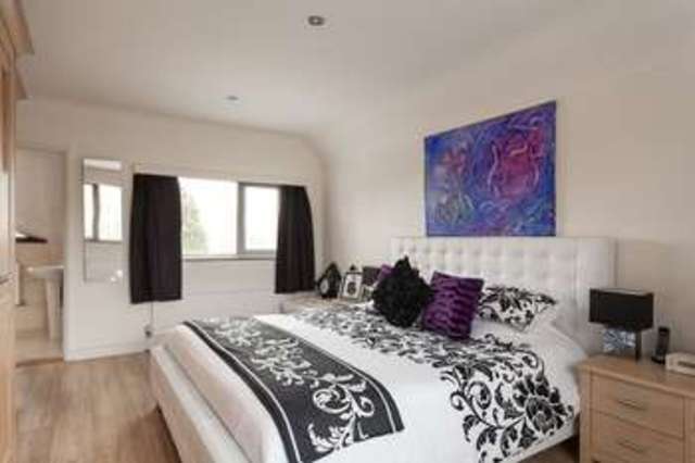  Image of 4 bedroom Detached house for sale in Havant Road Farlington Portsmouth PO6 at Farlington Portsmouth Hampshire, PO6 1AA