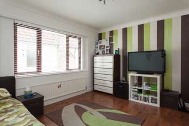  Image of 4 bedroom Detached house for sale in Havant Road Farlington Portsmouth PO6 at Farlington Portsmouth Hampshire, PO6 1AA