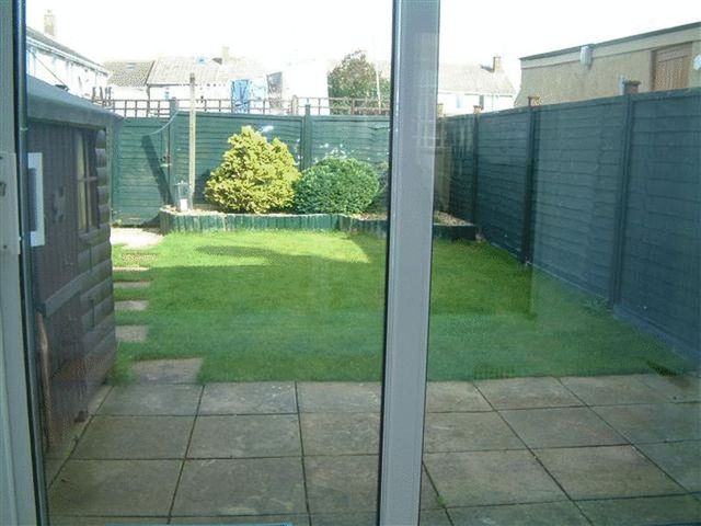  Image of 3 bedroom Terraced house to rent in Farm View Taunton TA2 at Farm View  Taunton, TA2 7RA