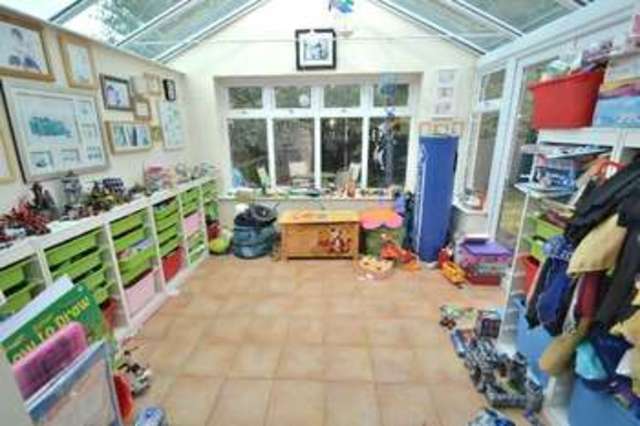  Image of 4 bedroom Detached house for sale in Ferndene Drive Long Eaton Nottingham NG10 at Ferndene Drive  Long Eaton, NG10 3RR