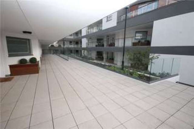  Image of 3 bedroom Apartment for sale in Flower Lane London NW7 at London  Mill Hill, NW7 2JL