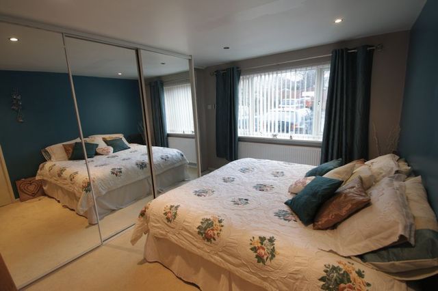  Image of 4 bedroom Bungalow for sale in Foxcroft Drive Brighouse HD6 at Foxcroft Drive  Brighouse, HD6 3PH
