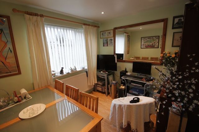  Image of 4 bedroom Bungalow for sale in Foxcroft Drive Brighouse HD6 at Foxcroft Drive  Brighouse, HD6 3PH