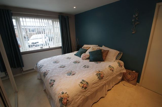  Image of 4 bedroom Bungalow for sale in Foxcroft Drive Brighouse HD6 at Foxcroft Drive  Brighouse, HD6 3PH