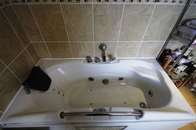  Image of 4 bedroom Bungalow for sale in Foxcroft Drive Brighouse HD6 at Foxcroft Drive  Brighouse, HD6 3PH