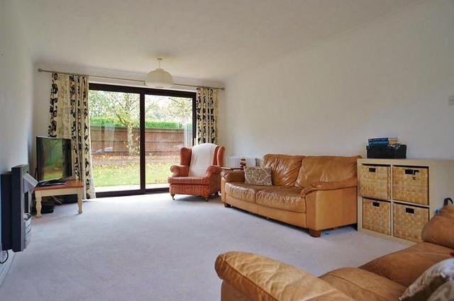  Image of 4 bedroom Detached house for sale in Gardiner Close Abingdon OX14 at Abingdon, OX14 3YA