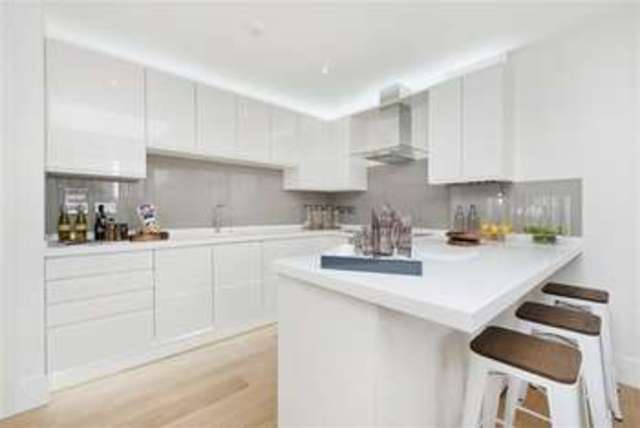  Image of 2 bedroom Flat for sale in Gipsy Road London SE27 at Crystal Palace, SE27 9QS