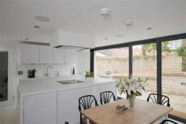  Image of 2 bedroom Flat for sale in Gipsy Road London SE27 at Crystal Palace, SE27 9QS