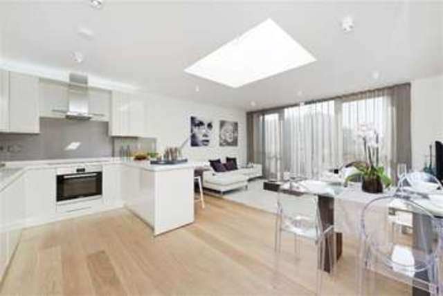  Image of 2 bedroom Flat for sale in Gipsy Road London SE27 at Crystal Palace, SE27 9QS