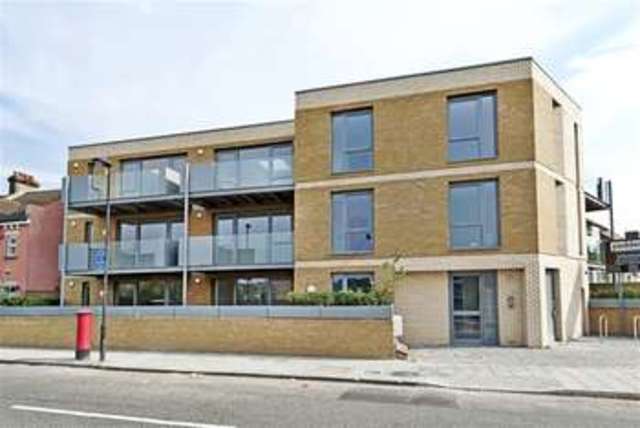  Image of 2 bedroom Flat for sale in Gipsy Road London SE27 at Crystal Palace, SE27 9QS