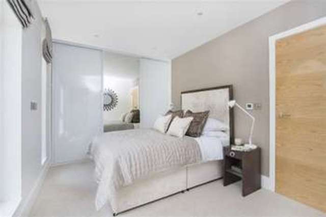  Image of 2 bedroom Flat for sale in Gipsy Road London SE27 at Crystal Palace, SE27 9QS