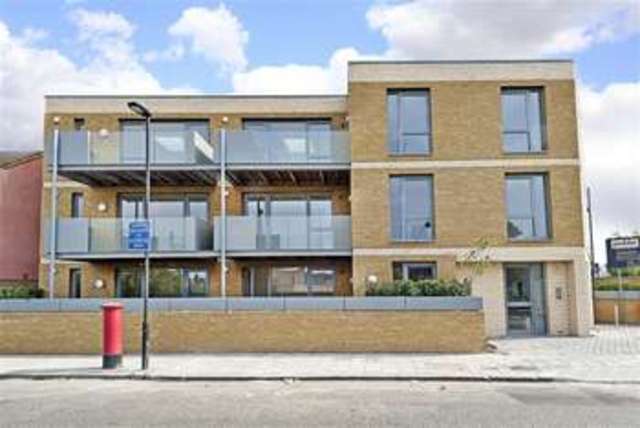  Image of 2 bedroom Flat for sale in Gipsy Road London SE27 at Crystal Palace, SE27 9QS