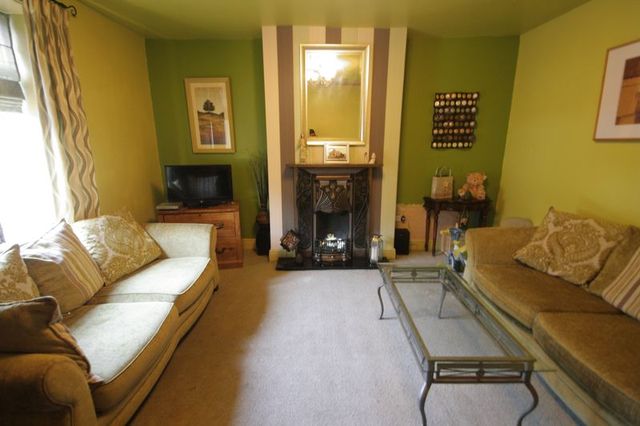  Image of 2 bedroom Property for sale in Halifax Road Ripponden Sowerby Bridge HX6 at Halifax Road  Ripponden, HX6 4DA