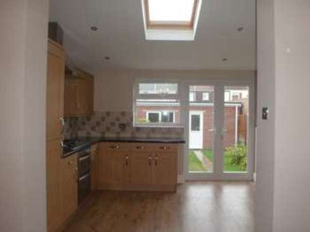  Image of 4 bedroom Terraced house to rent in Green Lane Portsmouth PO3 at Copnor Portsmouth Hampshire, PO3 5EZ