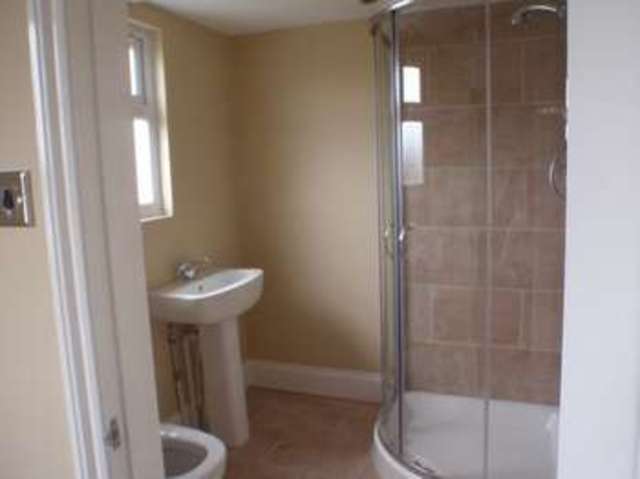  Image of 4 bedroom Terraced house to rent in Green Lane Portsmouth PO3 at Copnor Portsmouth Hampshire, PO3 5EZ