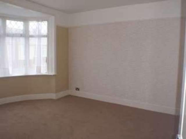  Image of 4 bedroom Terraced house to rent in Green Lane Portsmouth PO3 at Copnor Portsmouth Hampshire, PO3 5EZ