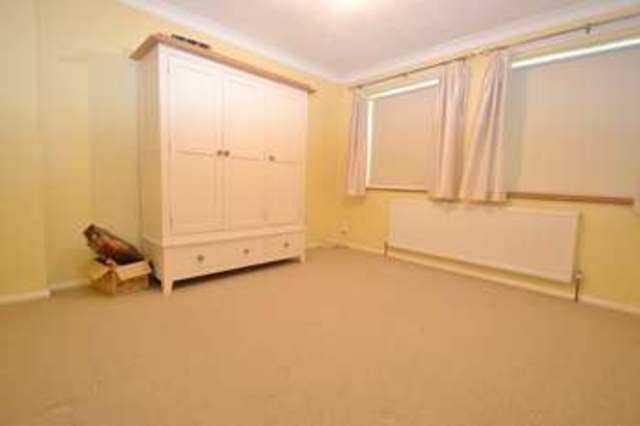 Image of 3 bedroom Semi-Detached house to rent in Grenville Close Tolworth Surbiton KT5 at Surbiton Surrey, KT5 9PS
