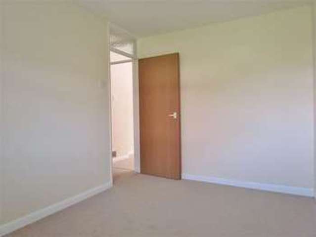  Image of 1 bedroom Flat to rent in Hadland Road Abingdon OX14 at Abingdon, OX14 3XW