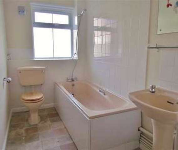  Image of 1 bedroom Flat to rent in Hadland Road Abingdon OX14 at Abingdon, OX14 3XW