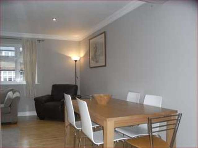  Image of 3 bedroom Flat for sale in Hadley Road New Barnet Barnet EN5 at Hadley Road  New Barnet, EN5 5QP