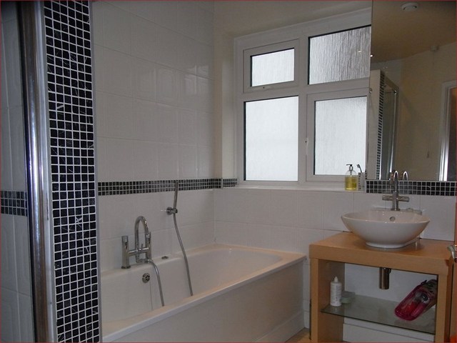  Image of 3 bedroom Flat for sale in Hadley Road New Barnet Barnet EN5 at Hadley Road  New Barnet, EN5 5QP