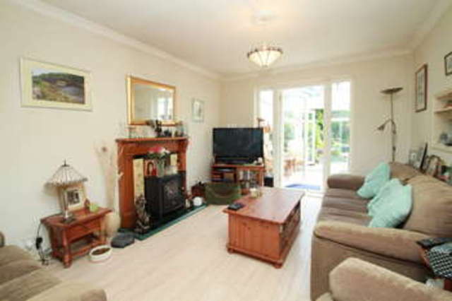  Image of 3 bedroom Semi-Detached house for sale in Hamilton Avenue Tolworth Surbiton KT6 at Tolworth Surbiton Surrey, KT6 7PN
