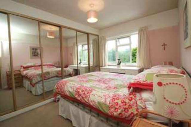  Image of 3 bedroom Semi-Detached house for sale in Hamilton Avenue Tolworth Surbiton KT6 at Tolworth Surbiton Surrey, KT6 7PN