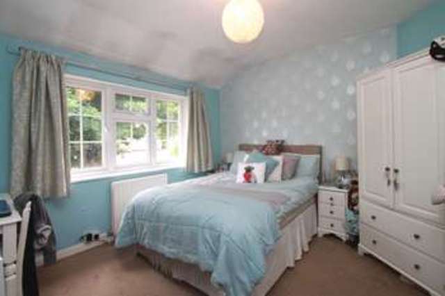  Image of 3 bedroom Semi-Detached house for sale in Hamilton Avenue Tolworth Surbiton KT6 at Tolworth Surbiton Surrey, KT6 7PN