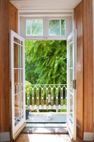  Image of 5 bedroom Semi-Detached house for sale in Hampton Park Redland Bristol BS6 at Hampton Park  Bristol, BS6 6LQ