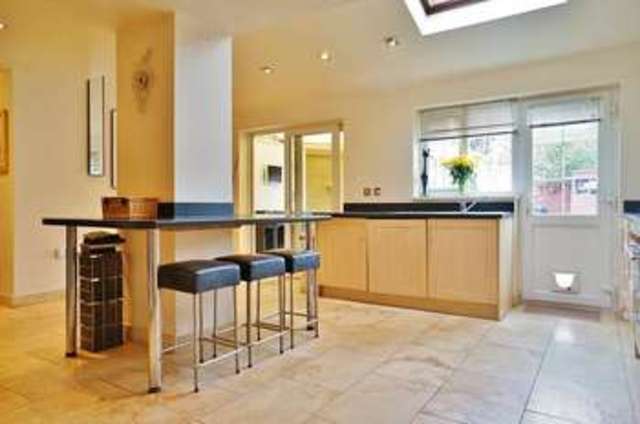  Image of 5 bedroom Terraced house for sale in Harcourt Way Abingdon OX14 at Abingdon, OX14 1NU