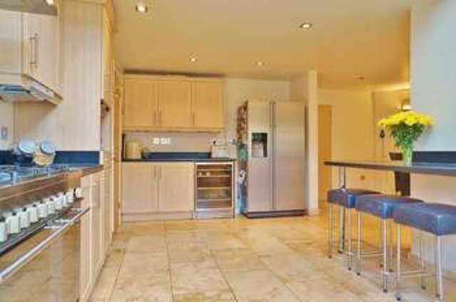  Image of 5 bedroom Terraced house for sale in Harcourt Way Abingdon OX14 at Abingdon, OX14 1NU