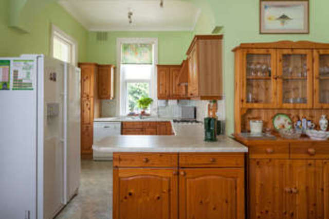  Image of 5 bedroom Detached house for sale in Grove Road Havant PO9 at Havant Hampshire, PO9 1AR