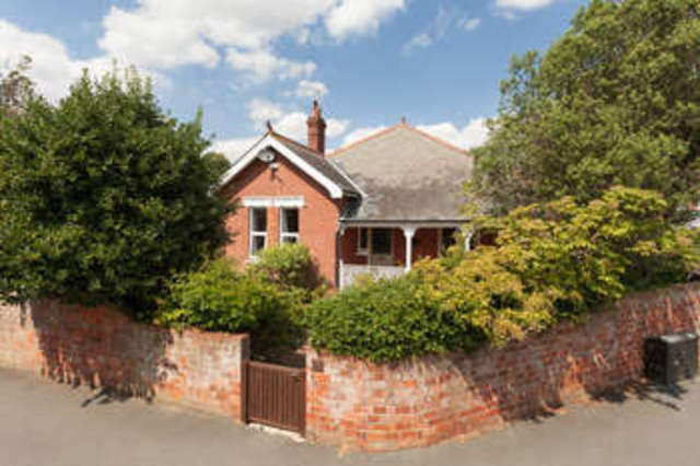 Image of 5 bedroom Detached house for sale in Grove Road Havant PO9 at Havant Hampshire, PO9 1AR