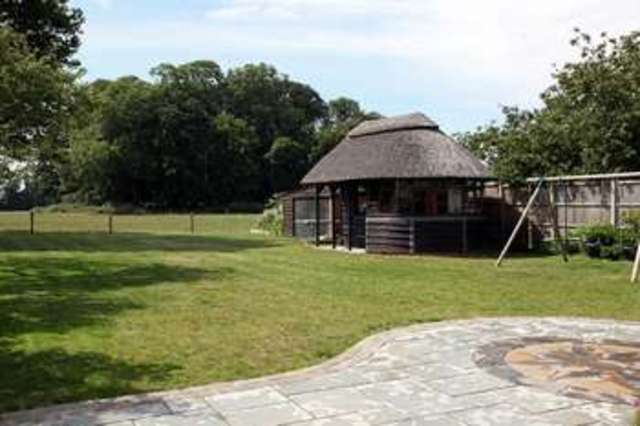  Image of 4 bedroom Detached house for sale in St. Peters Road Hayling Island PO11 at Hayling Island Hampshire, PO11 0RX